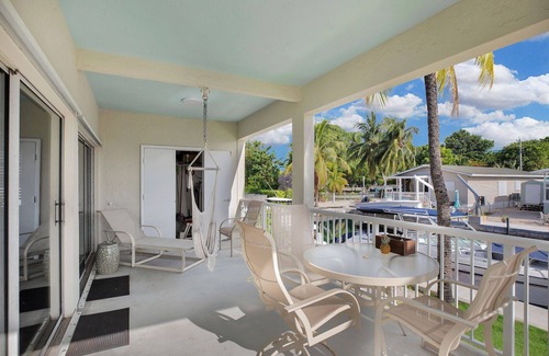 Key Largo Maison | Light & Bright 2-Bedroom Home + Office, Oceanside Canal, MM105, Upper Key Largo
