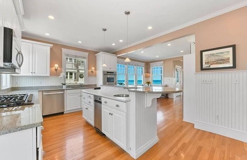 Allerton Maison | Light-filled Beachfront 3 Bed - avail. Aug. 25, 2024