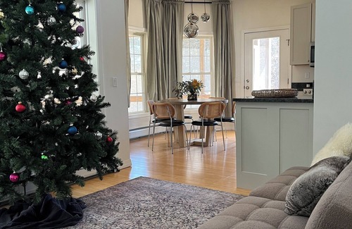West Stockbridge Maison | Light-filled family home. Book now for the summer!