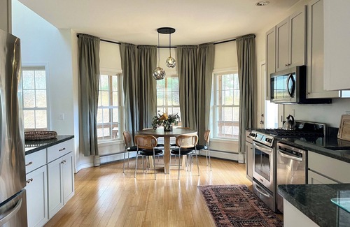West Stockbridge Maison | Light-filled family home. Book now for the summer!