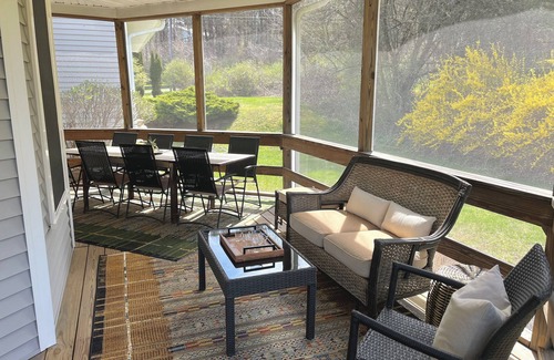 West Stockbridge Maison | Light-filled family home. Book now for the summer!