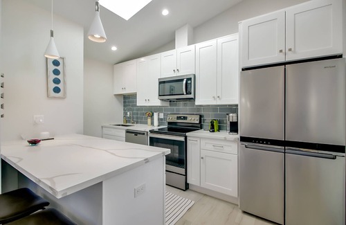 Almaden Maison | Light Filled Newly Built Almaden Foothill ADU with Private yard and entrance
