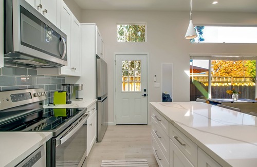 Almaden Maison | Light Filled Newly Built Almaden Foothill ADU with Private yard and entrance