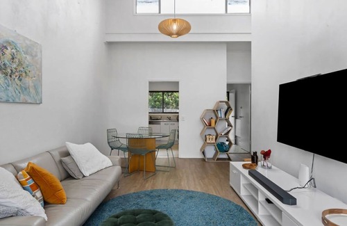 Blue Bay Appartement | Light filled Villa Moments to the Beach