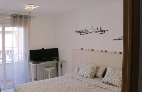 Badalona Appartement | Light-flooded apartment with private terrace