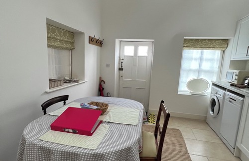 Heytesbury Maison | Light, independent space in Heytesbury, near Warminster