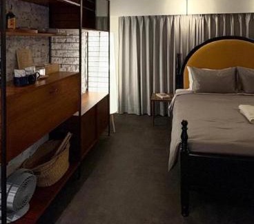West Central District Maison | Light Room