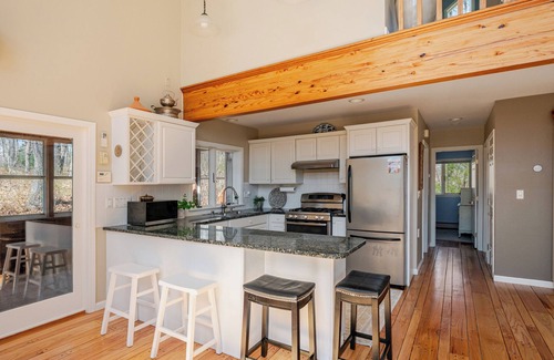 Saunderstown Maison | Light & spacious coastal haven perfect for Beaches or Newport