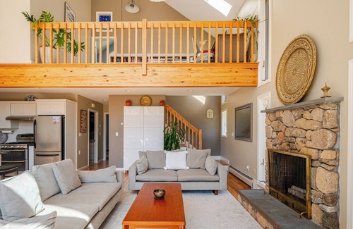 Saunderstown Maison | Light & spacious coastal haven perfect for Beaches or Newport