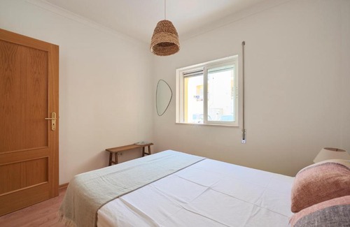 Local da Parvoice Appartement | Lightful Refuge on the River Front, By TimeCooler