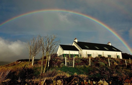 Newport Cottage | LIGHTHOUSE HILL, family friendly in Mulranny, County Mayo