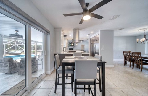 Bay Harbour Maison | Lighthouse Retreat With A Pool
