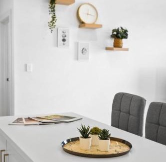 Lightsview Appartement | Lightview Oasis- Modern 2BR Apt- WiFi & Parking