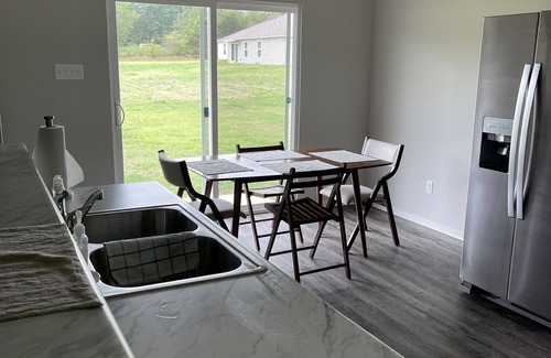 Conway Maison | Like New Home close to town family friendly, quiet and close to amenities.