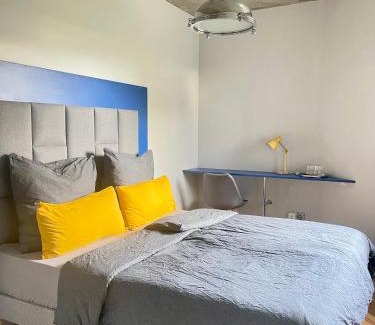 Petershagen b Fredersdorf b Berlin Appartement | LikeHome gemütliches Privatzimmer im Haus, Hasenfelder Weg 15 in Heinersdorf