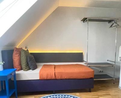 Petershagen b Fredersdorf b Berlin Appartement | LikeHome gemütliches Privatzimmer im Haus, Hasenfelder Weg 15 in Heinersdorf