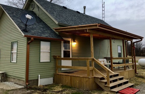 Wakenda Cottage | Lil' Bit Quaint Cottage - A 100 year old schoolhouse located in rural Missourii