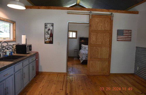 Canton Cabine | Lil' Cabin In The Woods