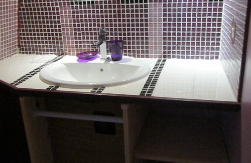 Saint-Jean-de-Sauves Maison | SUITE LILAS WC ET SALLE D'EAU PRIVATIF