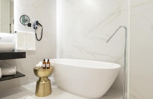 Pavia Hôtel | Lilases Boutique House & Garden