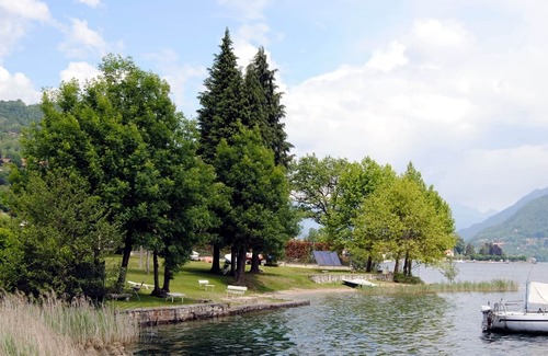 Pella Appartement | Appartement "Lilla" dans villa avec vue lac, parking et plage privée