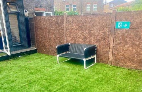Thamesmead East Maison | Lily's Home - 4 Bedroom House