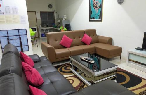 Tanah Rata Maison | LILY VACATION HOME at CAMERON HIGHLANDS - 12 PAX,FREE WiFi w CARPORCH