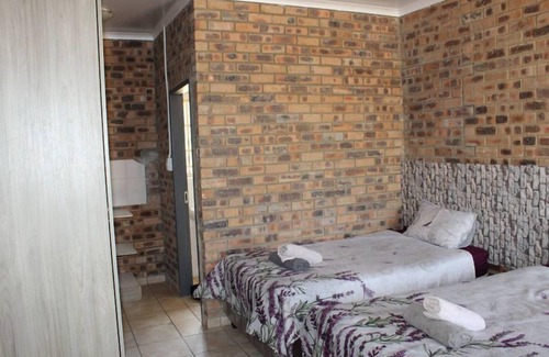 Emalahleni Maison | Lily Villa Country Lodge