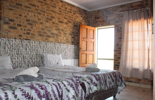 Emalahleni Maison | Lily Villa Country Lodge