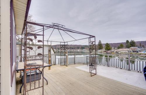 Lime Lake-Machias Maison | Lime Lake Cottage with Lakefront Deck and Dock!