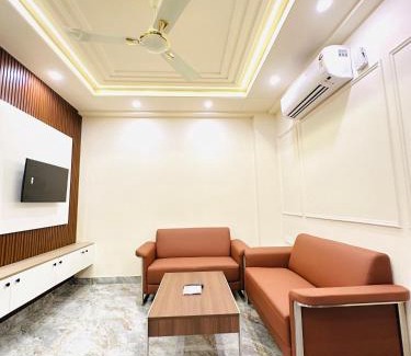 Sushant Lok Appartement | Lime Tree 1BHK Service Apartment Near Fortis Hospital Gurgaon