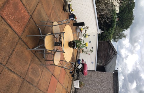 Carluke Maison | Inviting 3-Bed House in Law Village, Carluke