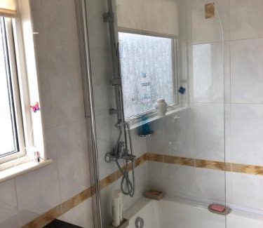 Carluke Maison | Limegrove Comfortable three bedroom house