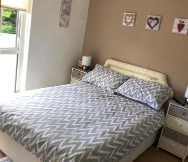 Carluke Maison | Limegrove Comfortable three bedroom house