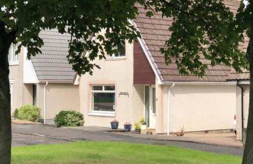 Carluke Maison | Limegrove Comfortable three bedroom house