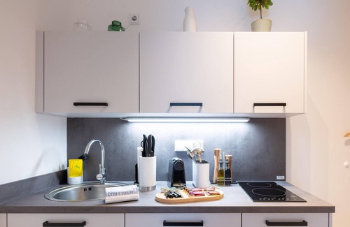Bahnhofsviertel Appartement | limehome Frankfurt Gutleutstr. | Suite M
