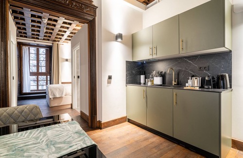 Casco Viejo Appartement | limehome Vitoria Palacio Álava-Velasco