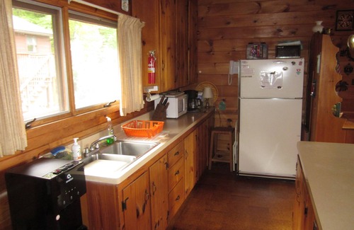 Inlet Cabine | Lac Limekiln: Panorama Lodge Single Family Lakefront Adirondack Camp