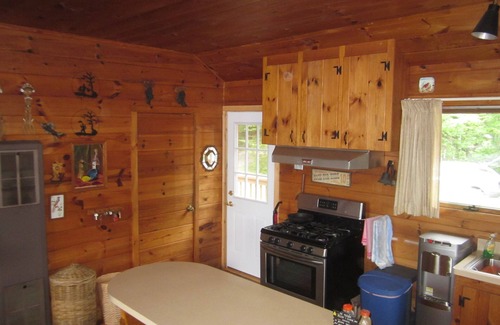 Inlet Cabine | Lac Limekiln: Panorama Lodge Single Family Lakefront Adirondack Camp