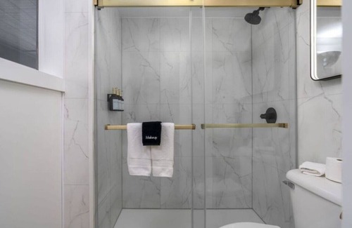 Ellicottville Cabine | Lincoln Boutique Motel Deluxe King #9