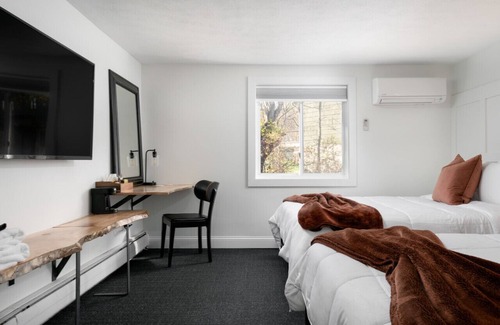 Ellicottville Cabine | Lincoln Boutique Motel- Lower Room #5