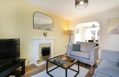 Lincoln Maison | Lincoln Spacious Accommodation Sleeps 6 Free Wi-Fi TV Free Parking Long Term Stay