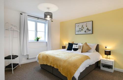 Lincoln Maison | Lincoln Spacious Accommodation Sleeps 6 Free Wi-Fi TV Free Parking Long Term Stay