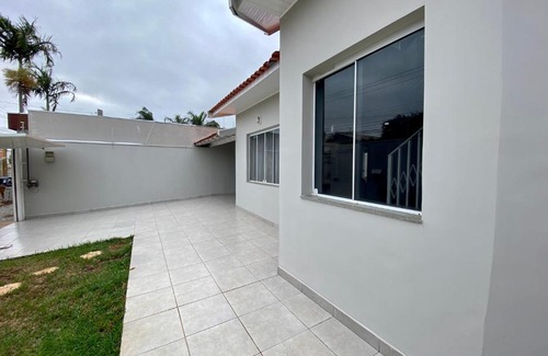 Jardim Acapulco Maison | Linda Casa com Piscina