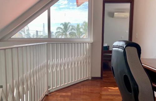Jardim Acapulco Maison | Linda Casa com Piscina