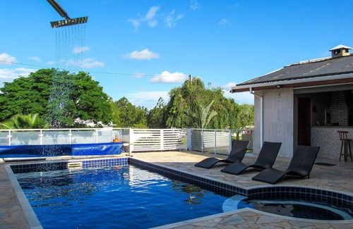 Quadra Maison | Linda Casa com Piscina e muito lazer em Quadra/SP