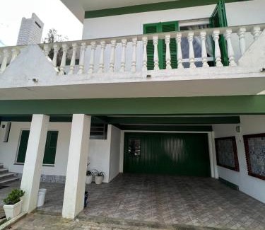 Sao Lourenco do Sul Maison | Linda casa para temporada em FRENTE A PRAIA em São Lourenço do Sul