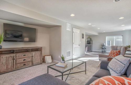 Woodmoor Maison | Lindenmere Retreat Private Basement w Fire Pit