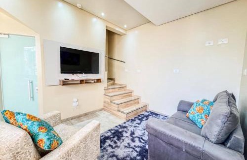 Ourinhos Maison | Lindo sobrado no centro, ar cond e vaga