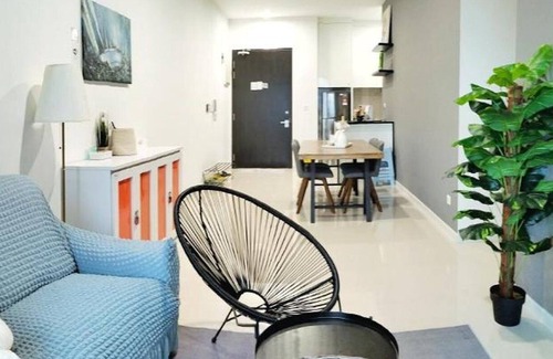 Maluri Appartement | Link bridge to the mall & MRT ! Family-sized condo with game room & swmming pool